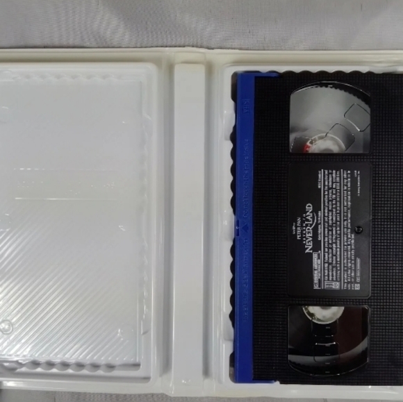 Disney Peter Pan Return to Neverland VHS - Picture 6 of 7